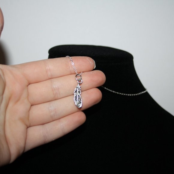 NWoT Silver feather necklace 16" - Picture 4 of 4